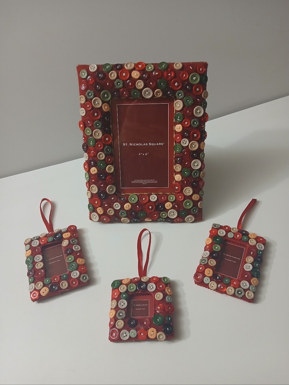 St. Nicholas Square Christmas Button Picture Frame Set 4x6 & 3 Mini Ornaments